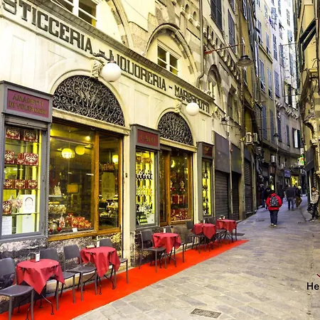 Centre Porto Antico 7min • Trains 4min ジェノヴァ